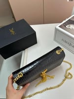 حقيبة سان لوران سوداء بسلسلة ذهبية – تصميم فخم منق...