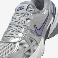 حذاء Nike V2K Run