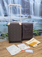 حقيبة سفر للطائرة من لويس فيتون