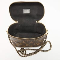 شنطة نسائية صغيرة بنقشة كلاسيكية بني مع سلسلة ذهبي...