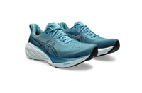 ASICS NOVABLAST 4