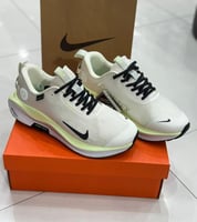 حذاء نايكي شيلد GORE-TEX للجري والمشي – لون أوف وا...