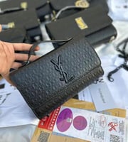 حقيبة سان لوران سوداء بشعار أسود مطفي – تصميم فاخر...