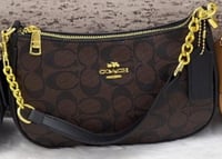 حقيبة كوتش نسائية