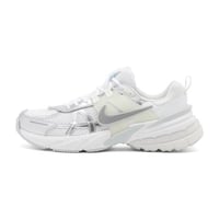 حذاء Nike V2K Run