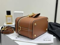 شنطة نسائية بنية تصميم بوكس بسحاب مزدوج