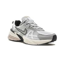 حذاء Nike V2K Run