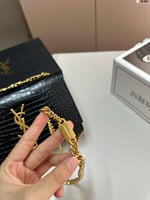حقيبة سان لوران سوداء بسلسلة ذهبية – تصميم فخم منق...