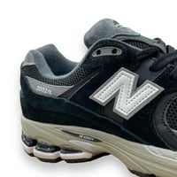 New Balance 2002R