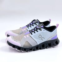 حذاء رياضة كلاود اكس شيفت من اون رانيننج أزرق موف