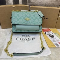 حقيبة كوتش نسائية