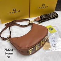 حقيبة نساء من فندي