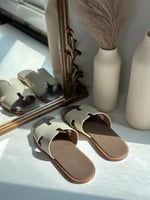 حذاء رجالي من هيرمز