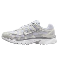 حذاء نايك P-6000 فضي