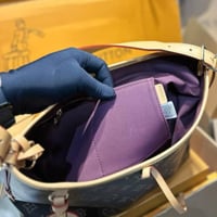 شنطة كتف نسائية بتصميم مونوجرام كلاسيكي – جودة فاخ...