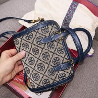 شنطة نسائية صغيرة بنقشة كلاسيكية مع حزام كتف طويل...