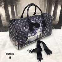 شنطة سفر من لويس فيتون