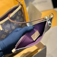 شنطة كتف نسائية بتصميم مونوجرام كلاسيكي – جودة فاخ...