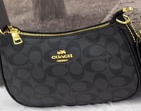 حقيبة كوتش نسائية