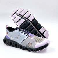 حذاء رياضة كلاود اكس شيفت من اون رانيننج أزرق موف