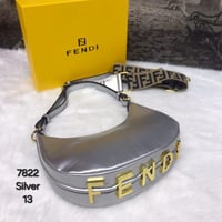 حقيبة نساء من فندي