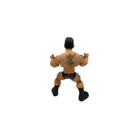 مجسم ديفد باتيستا باطراف متحركة