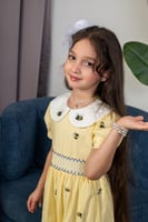 جمبوست بناتي مطرز بـ نحل