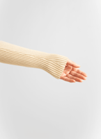 طقم تريكو كنزة مع تنورة بيج وأسود