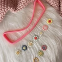 سيارتك رقيقة مع غطاء سيليكون او فرو وردي يحمي مراي...