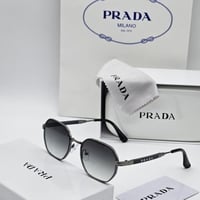 نظارة برادا الترند