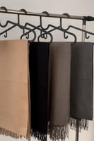 شال شتوي نسائي بالاسم-متجر تفاصيل