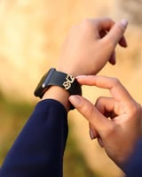 بروش ساعة بالاسم - متجر تفاصيل