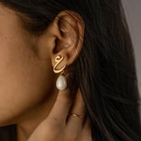 اخراص اذن بالحرف مع اللؤلؤ _متجر تفاصيل