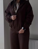 طقم نسائي شتوي انيق وفاخر - متجر تفاصيل هذا تعبر ع...