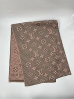 عروض حصرية من الشيلان النسائية (شتوية)من ماركة لوي...