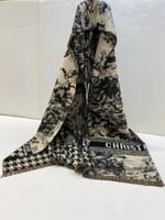 شال نسائي شتوي من ماركه ديور(Christian Dior)موديل...