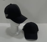 تشكيلة متنوعة من قبعات برادا( PRADA)