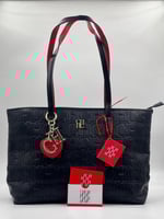 حقايب يد نسائية منقوشة بشعار CH من ماركة كارولينا...