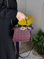 حقيبة يد نسائية من ماركة فندي Fendi Peekaboo ISeeU...