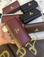 تشكيلة متنوعة من المحافظ النسائية- ماركة ايغنر (Ai...