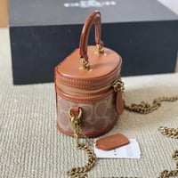 حقيبة كوتش دلو ميني