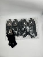 شرابات جوردن باللون الاسود فوق الكعب للجنسين