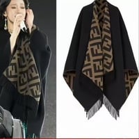 شال فندي أسود × بني