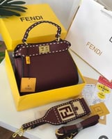 تشكيلة مختارة من حقائب اليد النسائية من ماركة فندي...