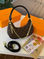 تشكيله متنوعة من حقائب اليد النسائيه من ماركه لويس...