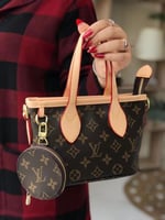 حقيبة يد نسائية من ماركة لويس فيتون ( Louis Vuitto...