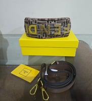 تشكيلة متنوعة من حقائب اليد النسائية من ماركة فندي...