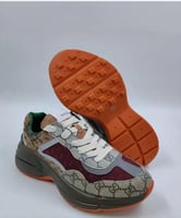 حذاء رياضي كلاسيكي من ماركة قوتشي(Gucci)