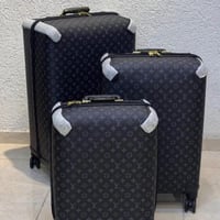 طقم شنط من ماركة لويس فيتون(Louis Vuitton