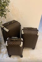 طقم شنط سفر لويس فيتون